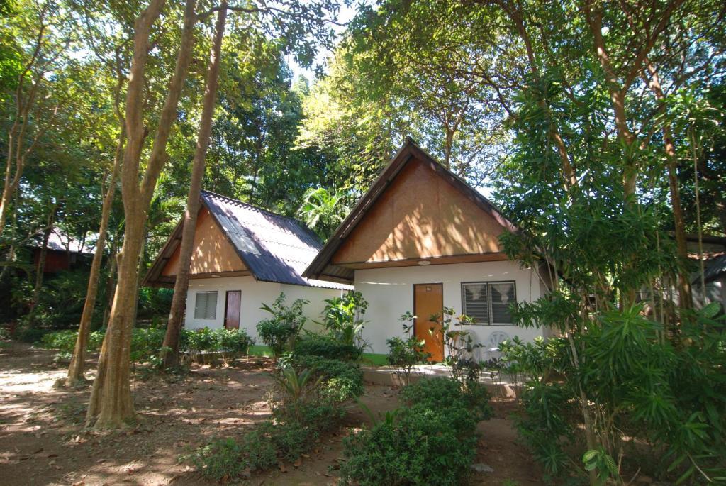 Lanta Coral Beach Resort Koh Lanta Room photo